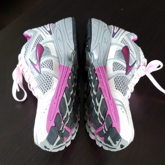 Brooks GTS 12 - Picture 7 of 11